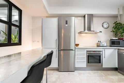 Сasa de 4 dormitorios en venta en Sitges, Barcelona, Cataluña, Spain № 6798 - foto 14