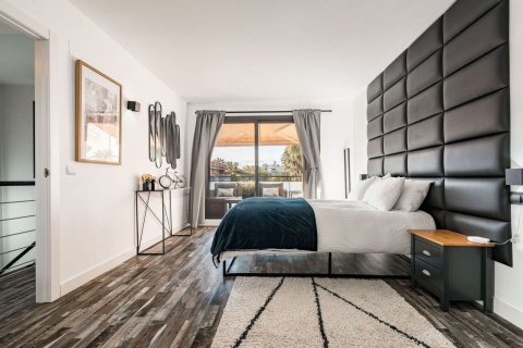 Сasa de 4 dormitorios en venta en Sitges, Barcelona, Cataluña, Spain № 6798 - foto 21
