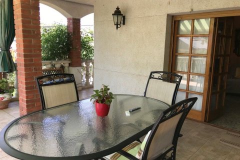 Сasa de 4 dormitorios en venta en Calafell, Tarragona, Cataluña, Spain № 6800 - foto 9