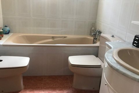 Сasa de 4 dormitorios en venta en Calafell, Tarragona, Cataluña, Spain № 6800 - foto 21