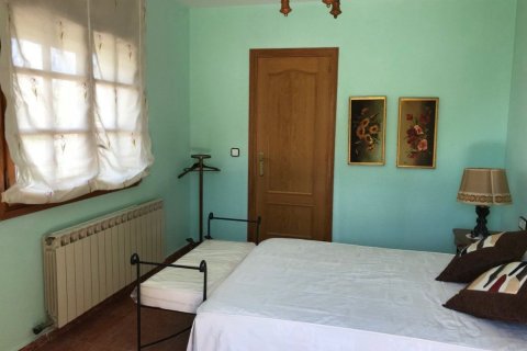 Сasa de 4 dormitorios en venta en Calafell, Tarragona, Cataluña, Spain № 6800 - foto 26