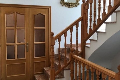 Сasa de 4 dormitorios en venta en Calafell, Tarragona, Cataluña, Spain № 6800 - foto 18