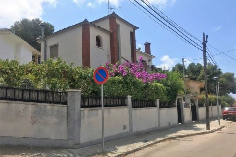 Сasa de 4 dormitorios en venta en Calafell, Tarragona, Cataluña, Spain № 6800 - foto 3