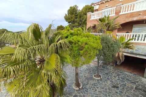 Сasa de 5 dormitorios en venta en Coma-Ruga, Tarragona, Cataluña, Spain № 6796