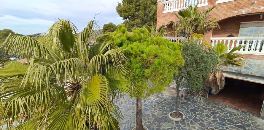 Сasa de 5 dormitorios en venta en Coma-Ruga, Tarragona, Cataluña, Spain № 6796