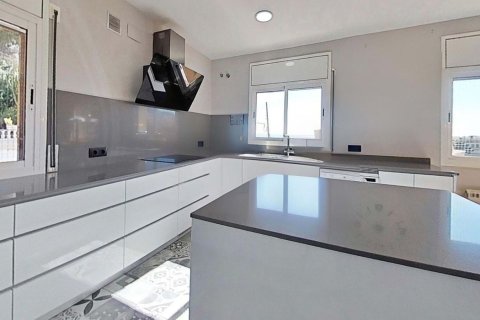 4 bedrooms house for sale in Calafell, Tarragona, Catalonia, Spain № 6799 - photo 10