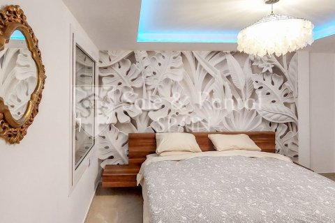 Сasa de 6 dormitorios en venta en Lloret de Mar, Gerona, Cataluña, Spain № 7218 - foto 24