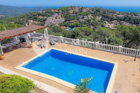 Сasa de 6 dormitorios en venta en Lloret de Mar, Gerona, Cataluña, Spain № 7218