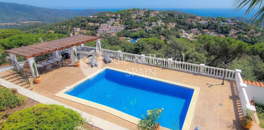 Сasa de 6 dormitorios en venta en Lloret de Mar, Gerona, Cataluña, Spain № 7218