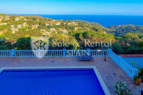 Сasa de 6 dormitorios en venta en Lloret de Mar, Gerona, Cataluña, Spain № 7218 - foto 28