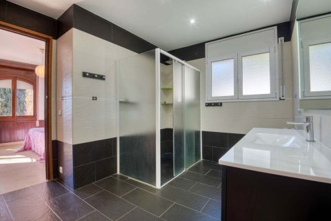 Сasa de 5 dormitorios en venta en S'Agaró, Gerona, Cataluña, Spain № 7217 - foto 26