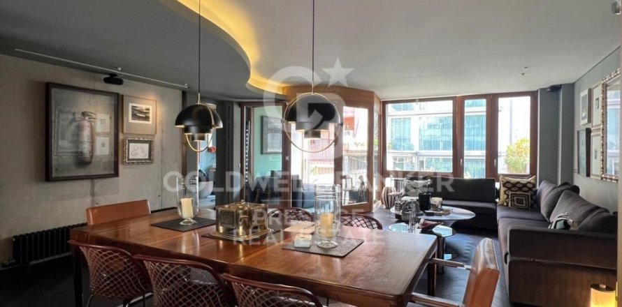4 bedrooms house for sale in Barcelona, Catalonia, Spain № 5695