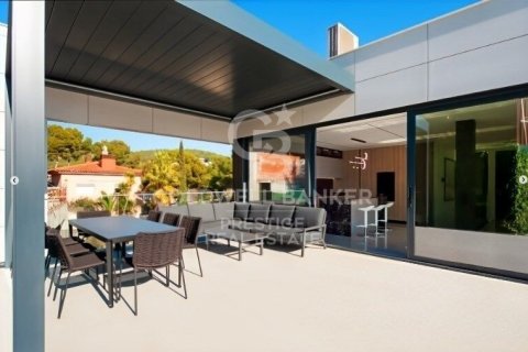 Villa de 5 dormitorios en venta en Castelldefels, Barcelona, Cataluña, Spain № 5693