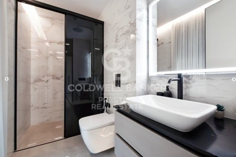 Villa de 5 dormitorios en venta en Castelldefels, Barcelona, Cataluña, Spain № 5693 - foto 16