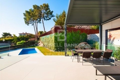 Villa de 5 dormitorios en venta en Castelldefels, Barcelona, Cataluña, Spain № 5693 - foto 3