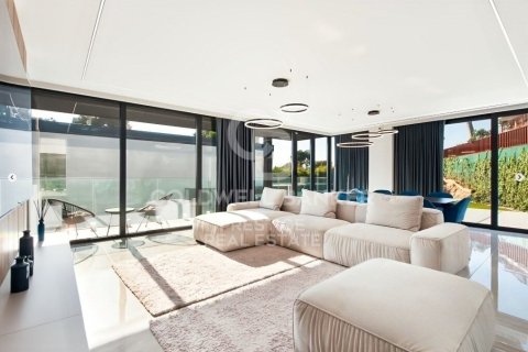 Villa de 5 dormitorios en venta en Castelldefels, Barcelona, Cataluña, Spain № 5693 - foto 4