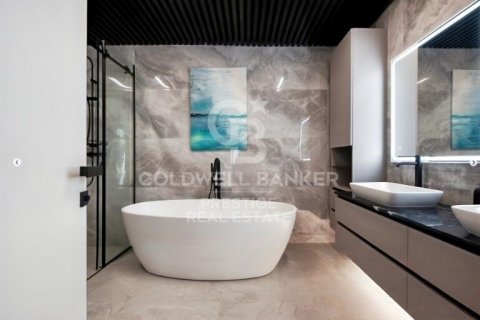 Villa de 5 dormitorios en venta en Castelldefels, Barcelona, Cataluña, Spain № 5693 - foto 22