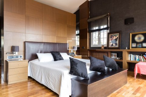 Villa de 5 dormitorios en venta en Esplugues de Llobregat, Barcelona, Cataluña, Spain № 4425 - foto 7