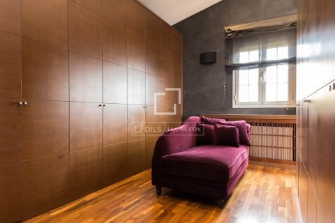 Villa de 5 dormitorios en venta en Esplugues de Llobregat, Barcelona, Cataluña, Spain № 4425 - foto 8