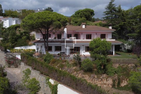 5 bedrooms villa for sale in Sant Pol de Mar, Barcelona, Catalonia, Spain № 4428 - photo 12