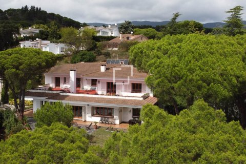 5 bedrooms villa for sale in Sant Pol de Mar, Barcelona, Catalonia, Spain № 4428 - photo 6