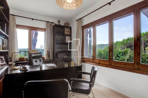 5 bedrooms villa for sale in Sant Pol de Mar, Barcelona, Catalonia, Spain № 4428 - photo 14