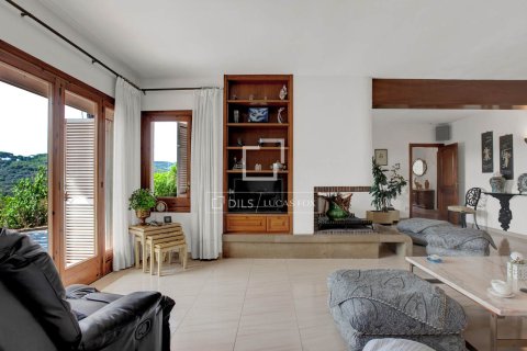 5 bedrooms villa for sale in Sant Pol de Mar, Barcelona, Catalonia, Spain № 4428 - photo 16