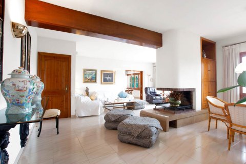 5 bedrooms villa for sale in Sant Pol de Mar, Barcelona, Catalonia, Spain № 4428 - photo 15