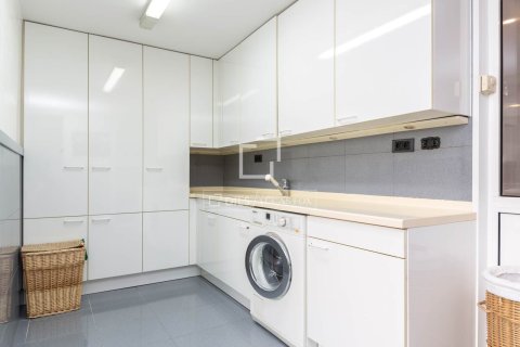Villa de 8 dormitorios en venta en Esplugues de Llobregat, Barcelona, Cataluña, Spain № 4427 - foto 17