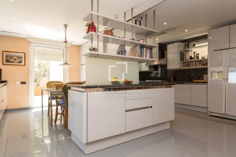 Villa de 8 dormitorios en venta en Esplugues de Llobregat, Barcelona, Cataluña, Spain № 4427 - foto 13