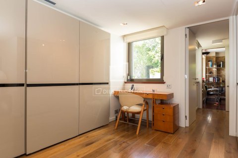 Villa de 8 dormitorios en venta en Esplugues de Llobregat, Barcelona, Cataluña, Spain № 4427 - foto 26