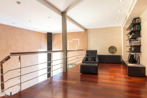 Villa de 8 dormitorios en venta en Esplugues de Llobregat, Barcelona, Cataluña, Spain № 4427 - foto 24