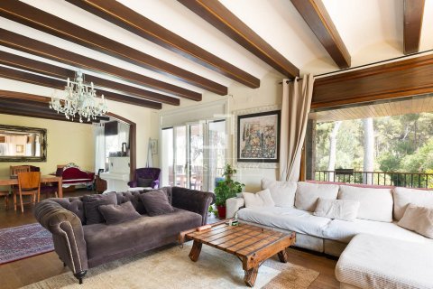 Villa de 6 dormitorios en venta en Castelldefels, Barcelona, Cataluña, Spain № 4426 - foto 5