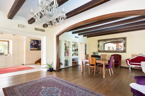 Villa de 6 dormitorios en venta en Castelldefels, Barcelona, Cataluña, Spain № 4426 - foto 7