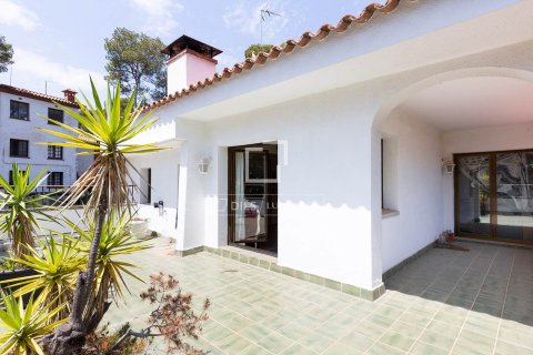 Villa de 6 dormitorios en venta en Castelldefels, Barcelona, Cataluña, Spain № 4426 - foto 27
