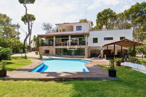Villa de 6 dormitorios en venta en Castelldefels, Barcelona, Cataluña, Spain № 4426 - foto 4