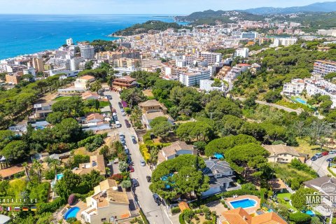 Villa de 5 dormitorios en venta en Lloret de Mar, Gerona, Cataluña, Spain № 7627 - foto 2
