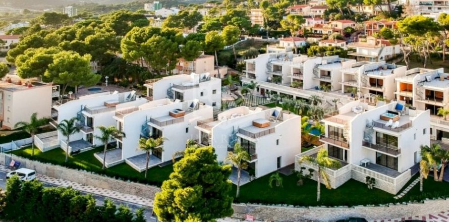 Propiedad comercial de 4000 m² en venta en Platja D'aro, Gerona, Cataluña, Spain № 910