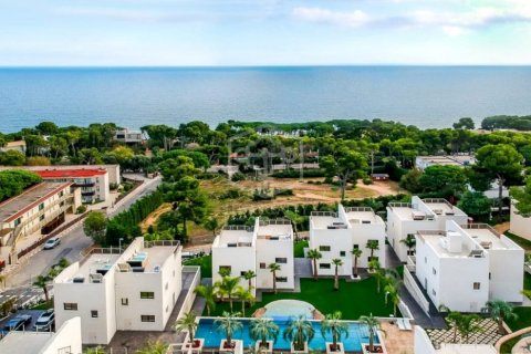 Propiedad comercial de 4000 m² en venta en Platja D'aro, Gerona, Cataluña, Spain № 910 - foto 10