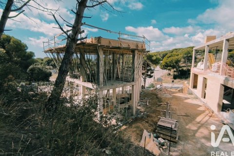 Сasa de 4 dormitorios en venta en Sant Pol de Mar, Barcelona, Cataluña, Spain № 7521 - foto 3