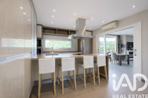 Сasa de 3 dormitorios en venta en Cambrils, Tarragona, Cataluña, Spain № 7520 - foto 4