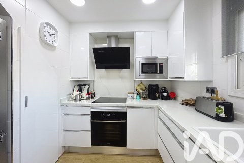 Dúplex de 3 dormitorios en venta en Castelldefels, Barcelona, Cataluña, Spain № 7523 - foto 23