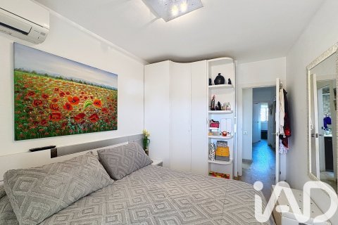 Dúplex de 3 dormitorios en venta en Castelldefels, Barcelona, Cataluña, Spain № 7523 - foto 19