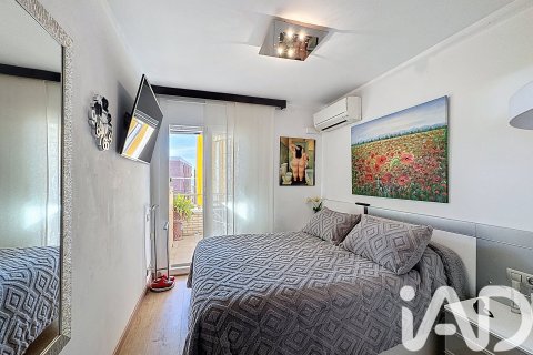 Dúplex de 3 dormitorios en venta en Castelldefels, Barcelona, Cataluña, Spain № 7523 - foto 18