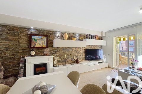 Dúplex de 3 dormitorios en venta en Castelldefels, Barcelona, Cataluña, Spain № 7523 - foto 12