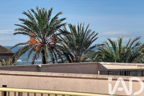 Dúplex de 3 dormitorios en venta en Castelldefels, Barcelona, Cataluña, Spain № 7523 - foto 2