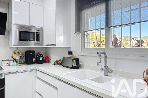 Dúplex de 3 dormitorios en venta en Castelldefels, Barcelona, Cataluña, Spain № 7523 - foto 21