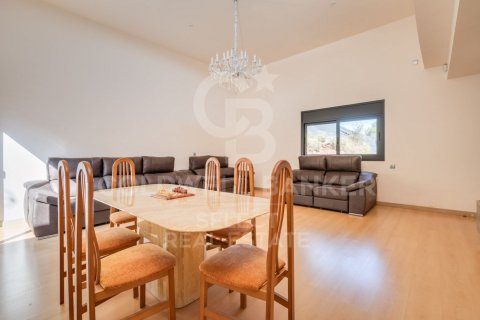 Сasa de 5 dormitorios en venta en Matadepera, Barcelona, Cataluña, Spain № 7966 - foto 3