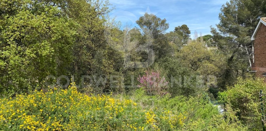 Parcela de 1065 m² en venta en Cerdanyola del Vallès, Barcelona, Cataluña, Spain № 7968