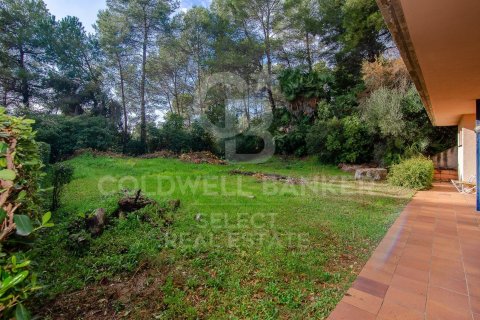 Parcela de 2000 m² en venta en Cerdanyola del Vallès, Barcelona, Cataluña, Spain № 7970 - foto 16